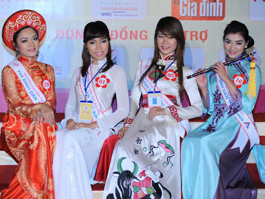 Những bông hoa rừng tỏa hương sắc tại thủ đô