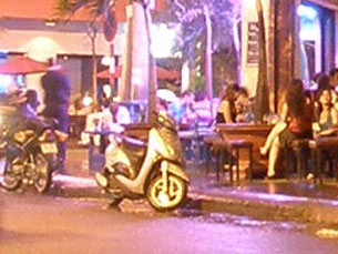 Quý bà săn 'phi công châu Phi'