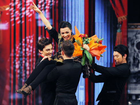 Bước Nhảy Hoàn Vũ: Cuộc chơi có dàn xếp?