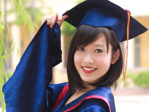 Nữ thủ khoa xinh đẹp bị nhầm là con trai