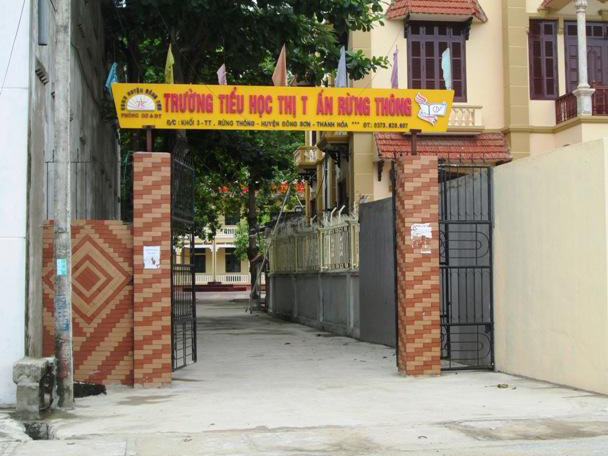 “Ép” học sinh đóng tiền: Trường trả lại tiền cho phụ huynh