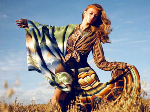 Thiếu nữ Bohemian rạng ngời trong nắng và gió