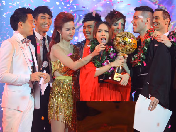 Yến Trang giành giải vàng Bước Nhảy Hoàn Vũ 2013