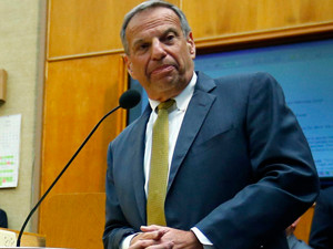 'Bắt đền' triệu đô vì gợi ý không... mặc quần lót khi làm việc