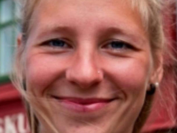 Sinh viên nuôi bọ chét trong chân... để nghiên cứu