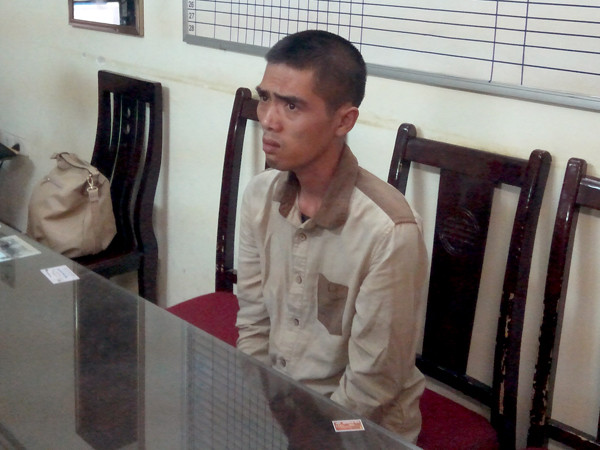 Đổi tượng Đặng tại cơ quan công an