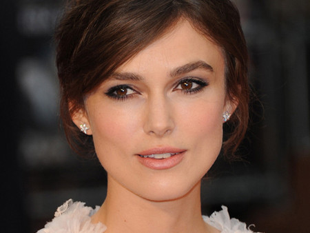 Style trang điểm quyến rũ của 'nữ cướp biển'