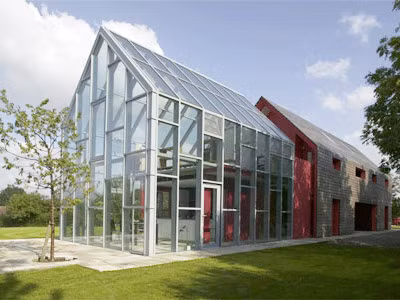 Ngôi nhà chạy đi, trượt lại