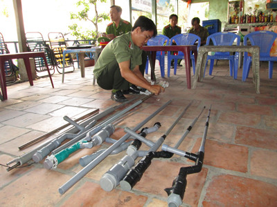 Thu hàng trăm súng dùng cồn bắn bi