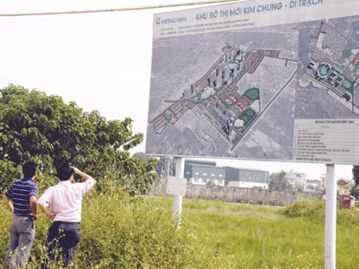 Dự án “Khu đô thị mới Kim Chung – Di Trạch” bị tạm dừng. Ảnh: Phạm Yên