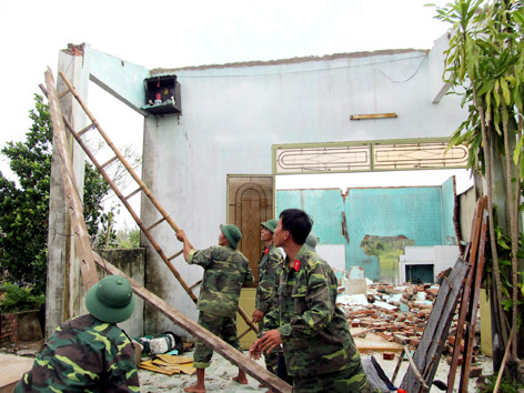 Điêu tàn sau cơn bão kép