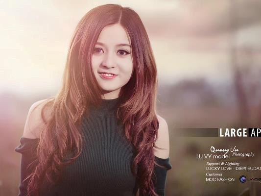 Hotgirl cởi đồ, trả quà tiết lộ chuyện tình cảm