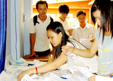 Tám điểm cũng đỗ đại học