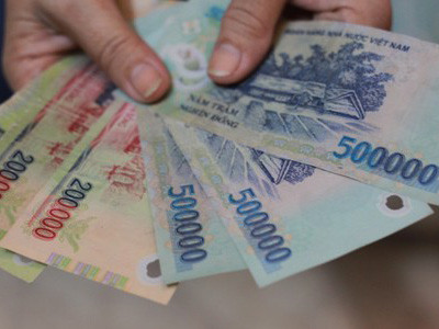 Nhân viên ngân hàng bán mỹ phẩm, dạy thêm ban đêm