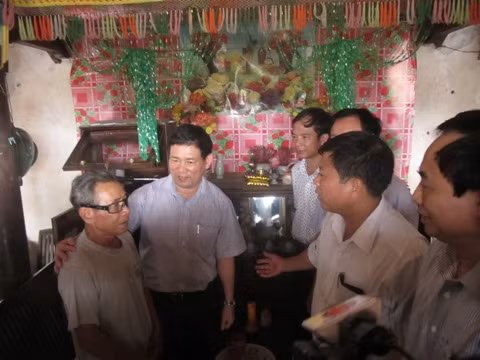 Báo Tiền phong ủng hộ người dân vùng lũ Nghệ An 30 triệu đồng