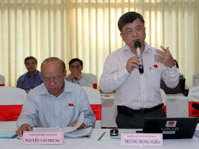 Đặc biệt nhấn mạnh quyền con người, quyền công dân