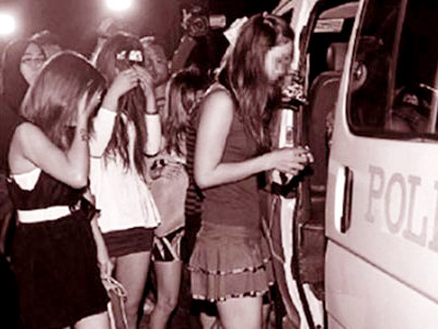 Trong số các cô gái bán dâm bị Cảnh sát Malaysia bắt giữ kể trên, có những nạn nhân người Việt Nam bị lừa bán sang