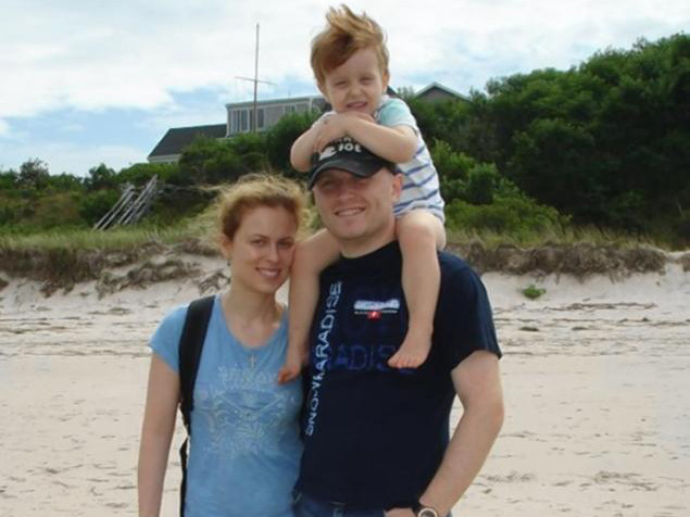 Cha ném con 3 tuổi từ nhà 52 tầng