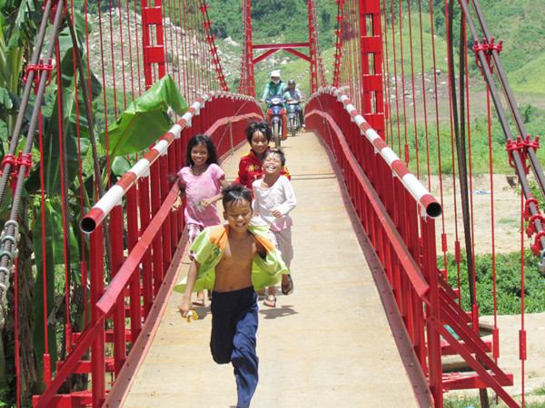 Cầu treo Ba Cẳng mới