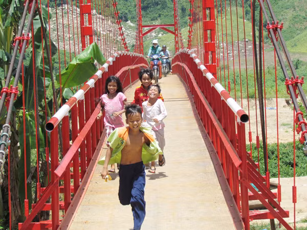 Cầu treo Ba Cẳng mới