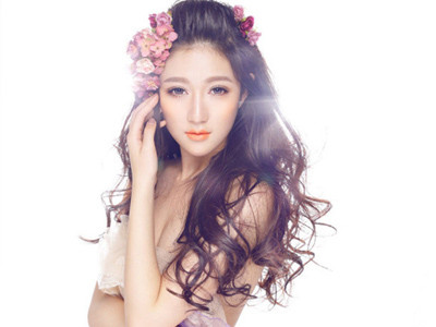 Chăm sóc tóc xoăn bồng bềnh gợi cảm