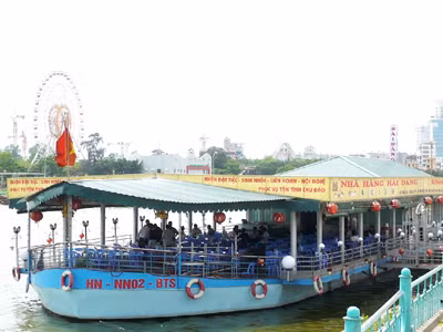 Hà Nội yêu cầu kiểm tra các nhà hàng nổi