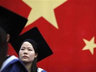 Tranh cãi vụ tạc tượng thủ khoa