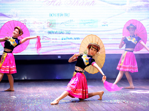 Mãn nhãn đêm tài năng Duyên dáng Hà thành 2013