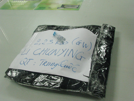 Bắt giữ người Trung Quốc vận chuyển 2,2 kg ma túy đá