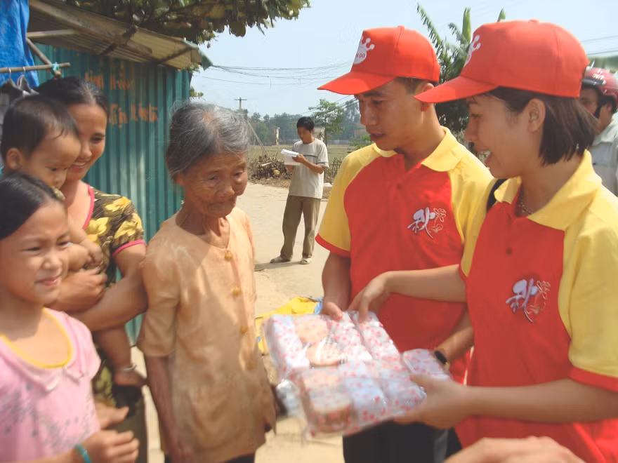 Kinh Đô ủng hộ 10 tấn bánh cho đồng bào vùng lũ