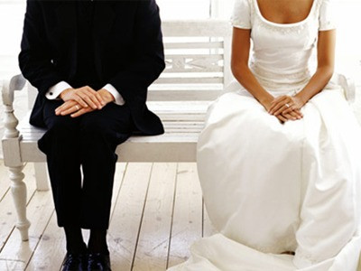 Sốc vì 'vết đen' của chồng sắp cưới