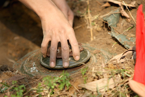Xem lính công binh đối mặt ‘tử thần’