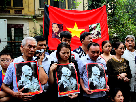 Đẫm lệ một sáng thu Hà Nội