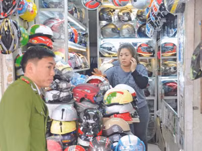 Mũ bảo hiểm rởm: Thách thức cơ quan công vụ