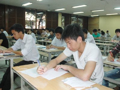 Thí sinh dự thi tại trường ĐH Sư phạm Kỹ thuật TP HCM. Ảnh: Quang Phương