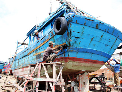 Sống lại những con tàu sau bão