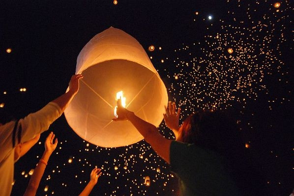 Loy Krathong - Lễ hội hoa đăng lãng mạn nhất thế giới