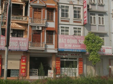 Thê thảm sàn bất động sản đóng cửa nghỉ Tết sớm