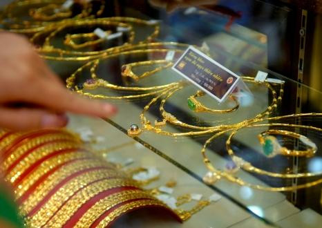 Giá vàng, tỷ giá USD giảm nhẹ