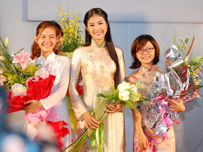 Ngọc Hân đạt điểm cao trong lễ Bảo vệ Tốt nghiệp