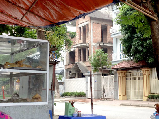 Biệt thự bạc tỷ thành... quán bún ngan