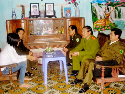Những đứa trẻ bơ vơ khi bố mẹ sát hại nhau