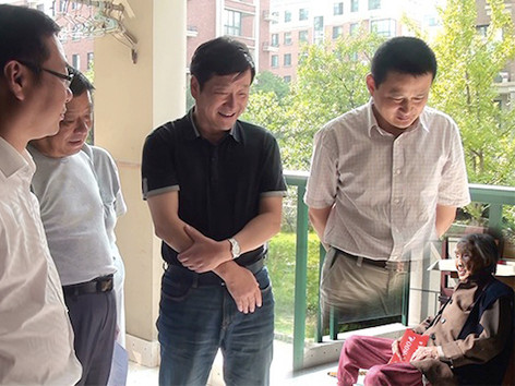 Quan Trung Quốc lại bị giễu vì ảnh Photoshop