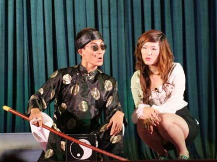 Thầy bói gặp hạn với nữ sinh Đại Nam