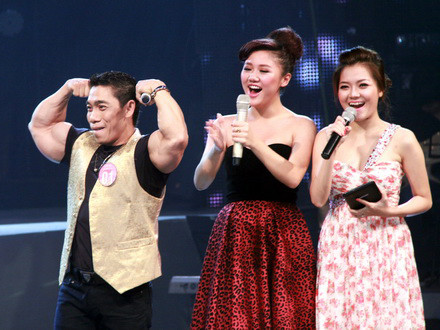 Phạm Văn Mách gây sốc với giọng hát truyền cảm