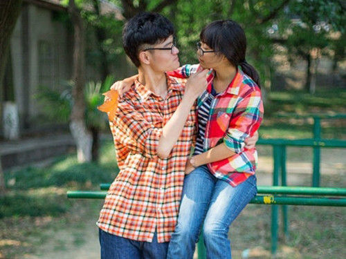 Những mối tình 'đôi đũa lệch' gây choáng