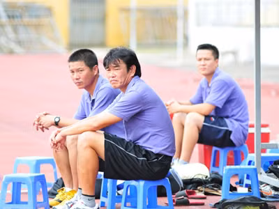 V.League trong “cơn khát” tiền thưởng