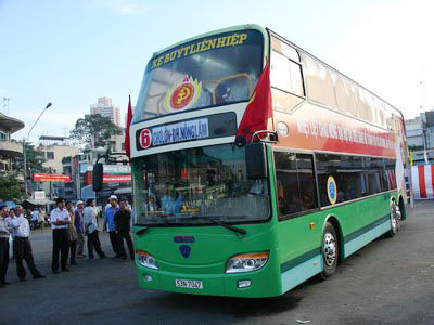 Đi xe buýt được trông xe máy miễn phí