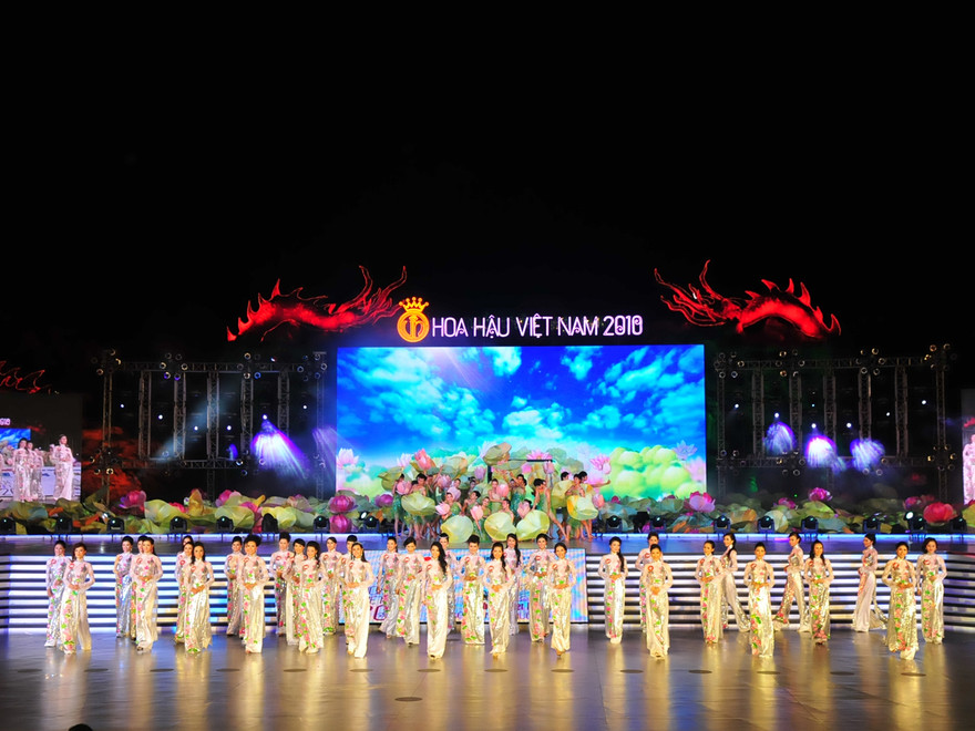 Đặng Thị Ngọc Hân đăng quang Hoa Hậu Việt Nam 2010