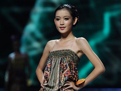 Người mẫu Việt 16 tuổi “ăn ảnh" nhất Siêu mẫu châu Á